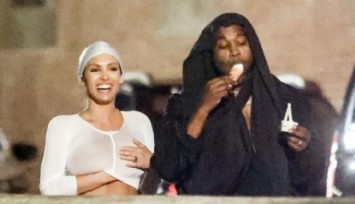 Kanye West Eşinin Yarı Çıplak Hallerini Paylaştı!