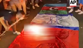 Lübnan’da Protestocular Türk Bayrağı Yaktılar!