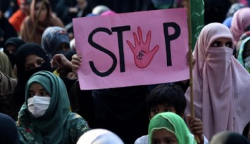 Pakistan'da Toplu Tecavüz İddiası Protesto Edildi!