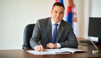Sırbistan Eğitim Bakanı İstifa Etti!