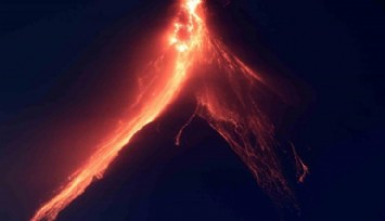 Mayon Yanardağı: 13 Bin Kişi Tahliye Edildi!