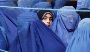 Taliban'dan Kız Çocuklarına Okul Yasağı!
