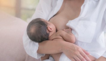 Emziren Anneler, Bebekleri Ağladığında Süt Üretiyor!
