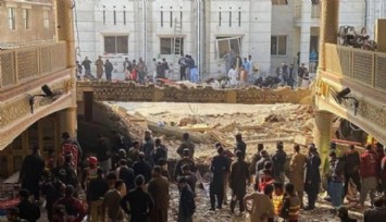 Pakistan'da Bombalı Saldırı: 52 Kişi Öldü!
