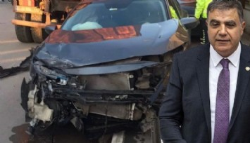 CHP'li Mehmet Güzelmansur Trafik Kazası Geçirdi!