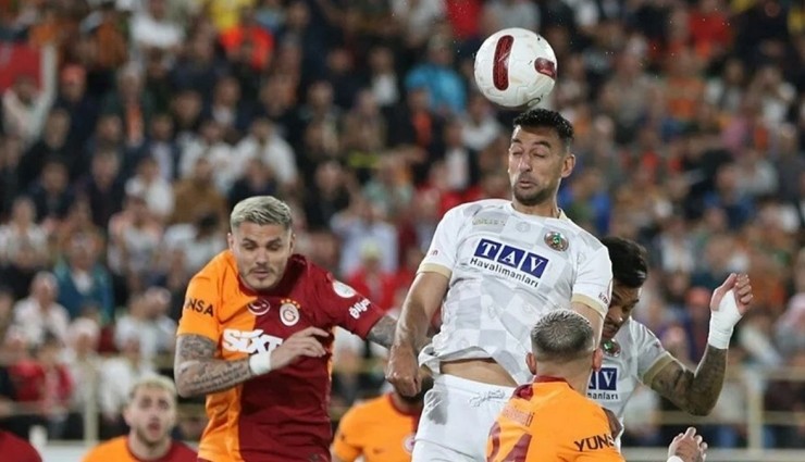 Galatasaray Alanyaspor'u 4-0 Mağlup Etti!