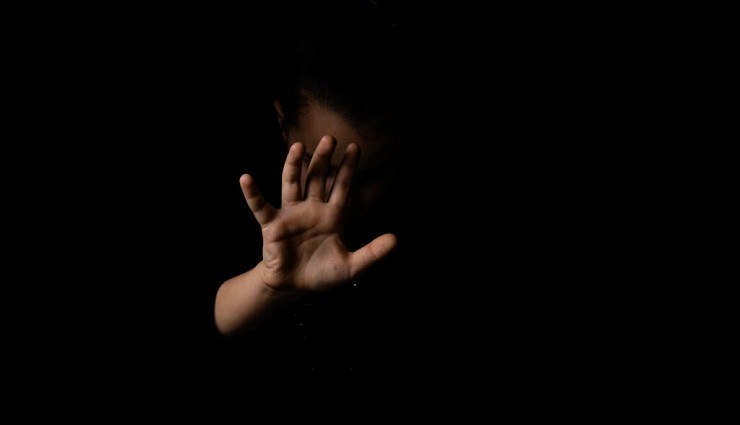 Skandal! 13 Yaşındaki Çocuğa Yıllarca Tecavüz Ettiler!